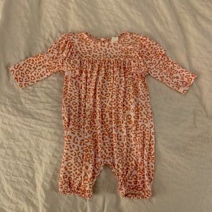 EUC Kate Quinn L/S Gathered Ruffled Romper